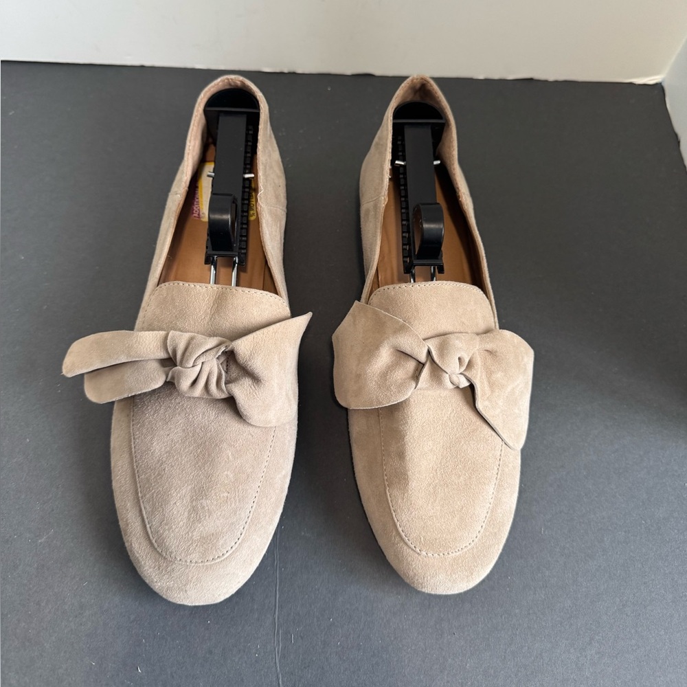 Franco Sarto Abyss Beige Suede Loafers with Bow Detail. Size 10M - Picture 3 of 14